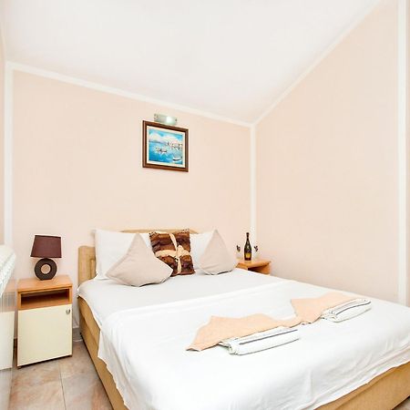Apartments Mik5 - Famous Beach Jaz Будва Екстер'єр фото
