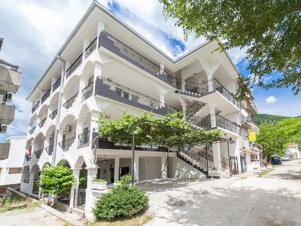 Apartments Mik5 - Famous Beach Jaz Будва Екстер'єр фото